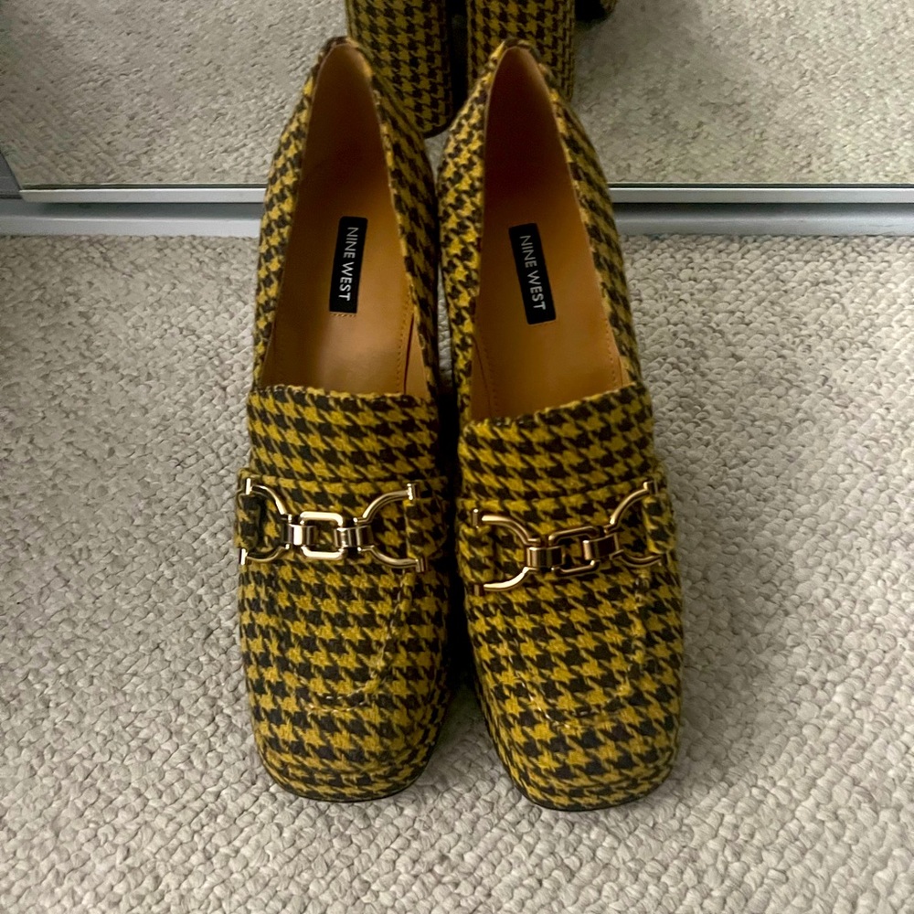 Nine West platform pumps size 10